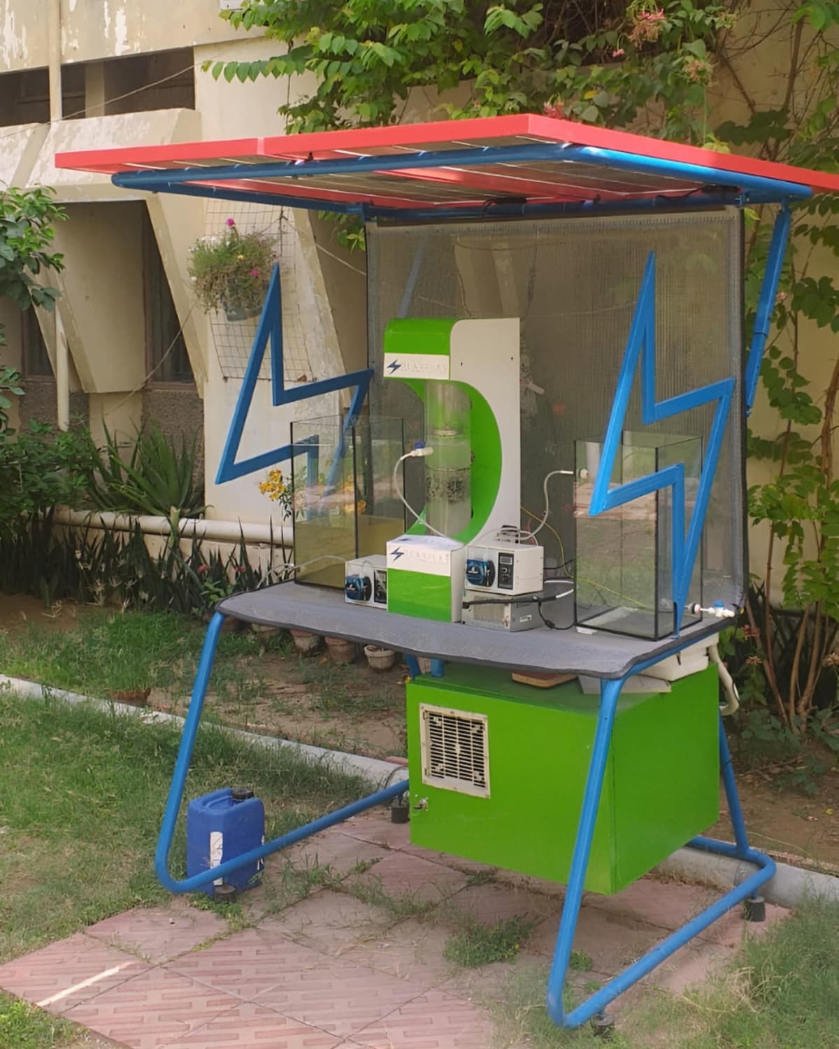 SLASOLAR Hardware System - Solar-powered atmospheric plasma system for wastewater treatment